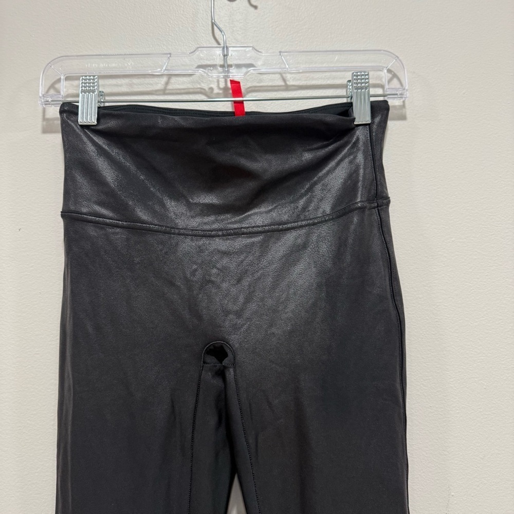 SPANX faux leather leggings MP - Picture 4 of 8